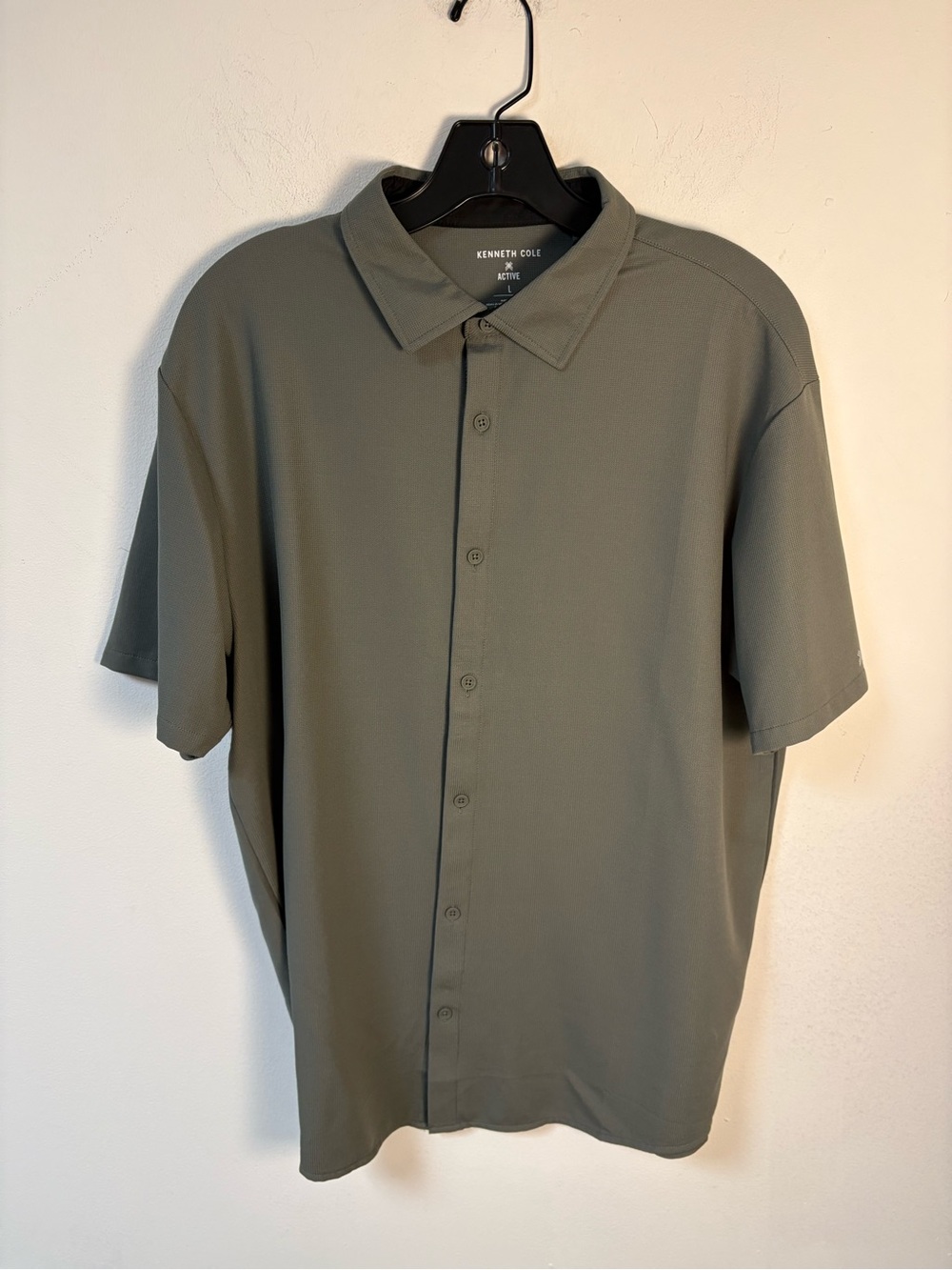 Kenneth Cole Men’s Short-Sleeve Olive Button-Up Shirt Large NWT